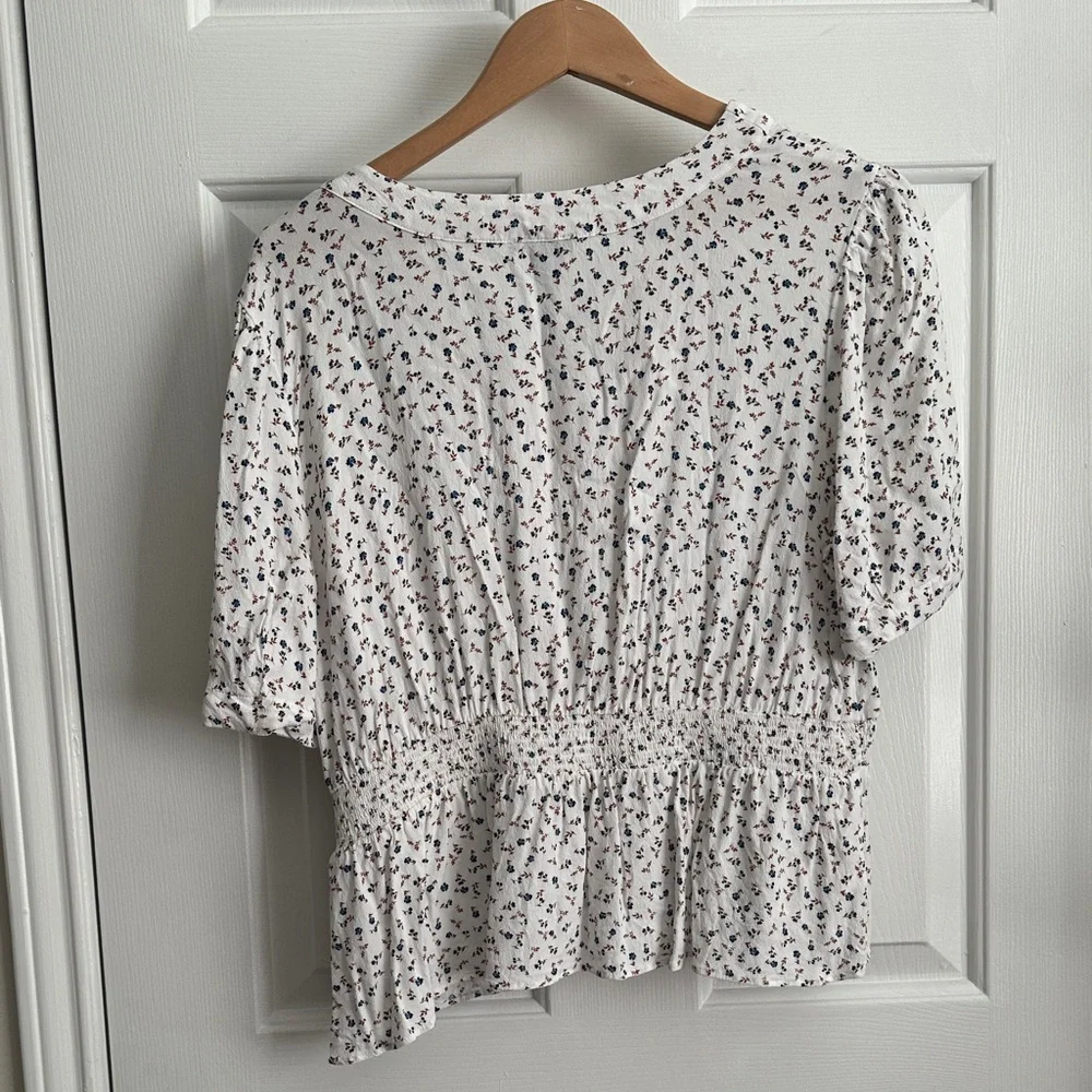 Ann Taylor White Floral V-Neck Blouse - Picture 4 of 4